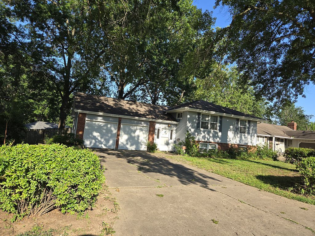 8805 Evanston Ave - Property Image