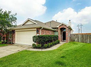 104 Santa Fe Creek Ct, La Marque, TX 77568