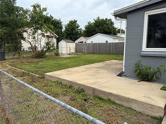4th image of 1101 Elmhurst Dr NE