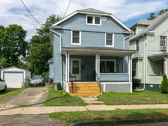 4th image of 817 Johnson St