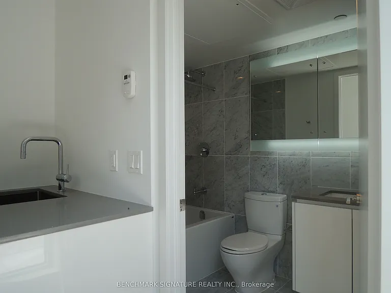 113 McMahon Dr #Townhouse 16 — Photo 12