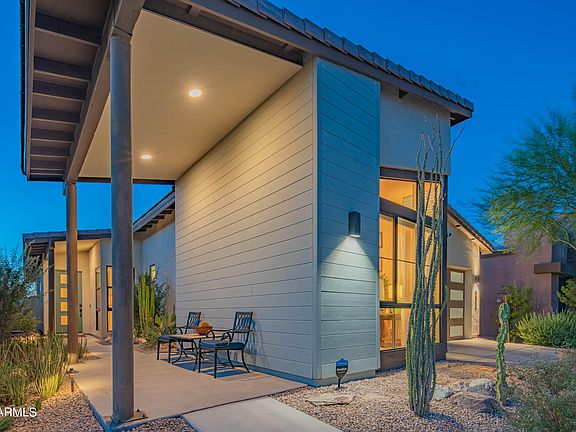 4th image of 912 E LA MIRADA Drive