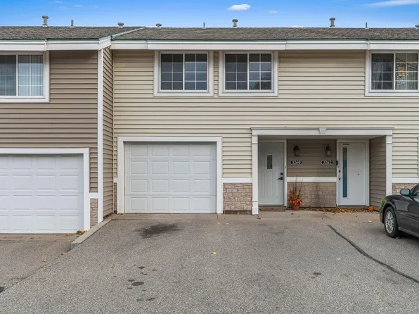 3260 Hill Ridge Dr, Eagan, MN 55121