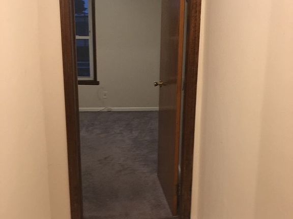 5th image of 22-17 Crescent St #3