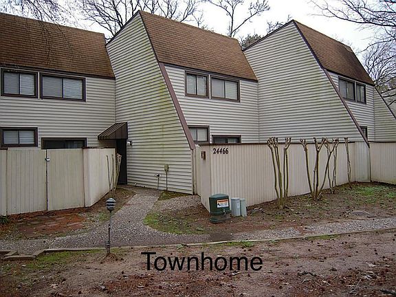 3rd image of 24462 Latrobe Dr