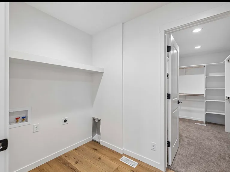 Castle Pine Dr — Photo 5