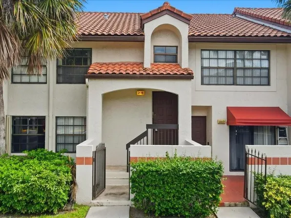 208 Lincoln Court #208, Deerfield Beach, FL 33442