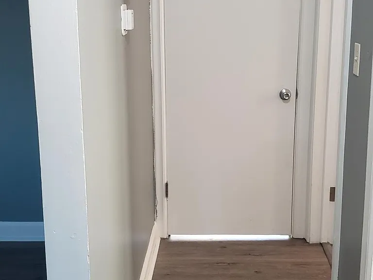 Hallway looking towards second bedroom