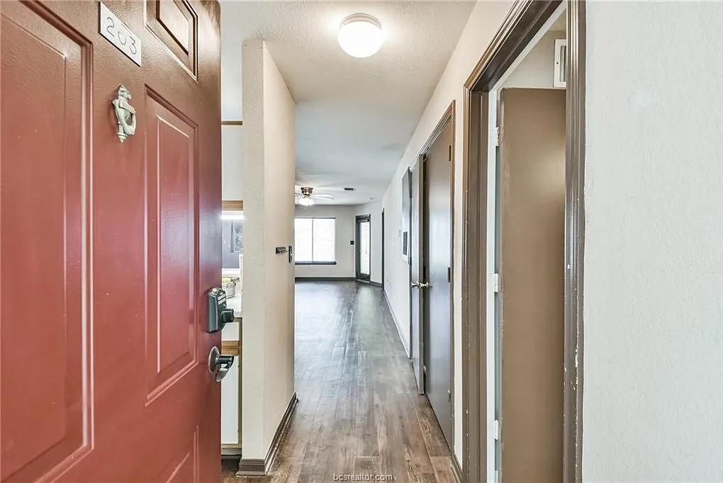 4 bed, 1236 sqft, $1,650 — Photo 3