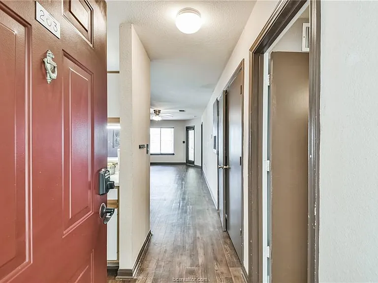 529 Parkway #203 — Photo 3