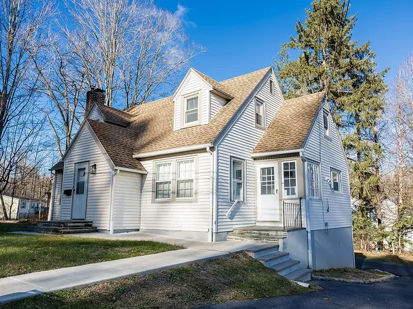 8 Westwood Ave, Ellenville, NY 12428