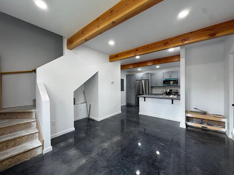 155 N Maple St #3