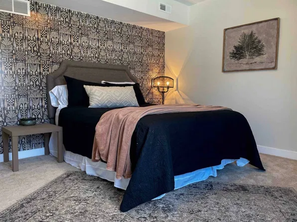 315 S Elmwood Ave #202, Traverse City, MI 49684