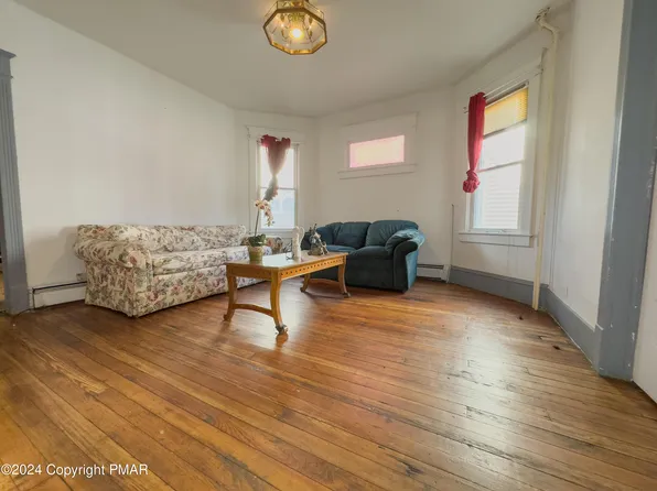 32 Wyoming St, Wilkes Barre, PA 18702