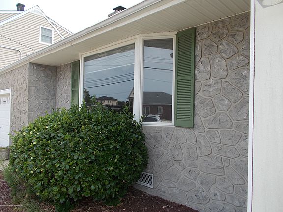 3rd image of 336 Cheryl Dr