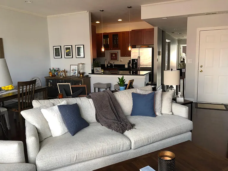 1123 W Belmont Ave #3 — Photo 4