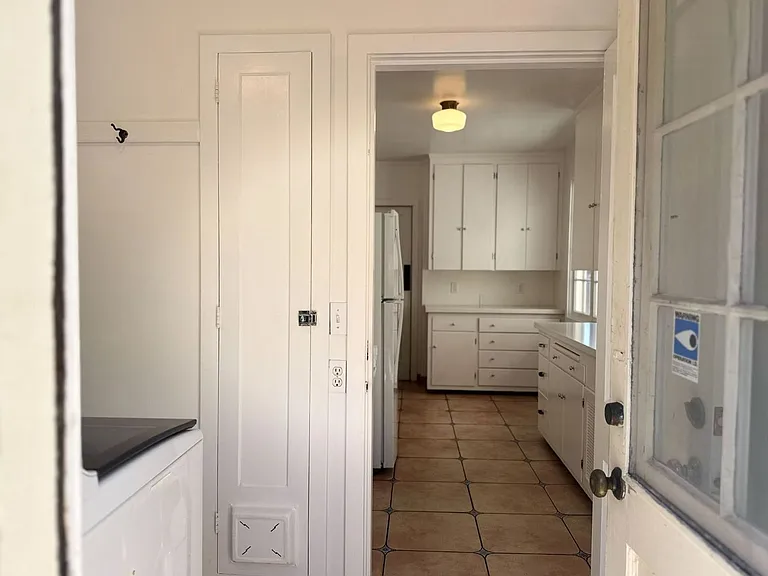 1743 Spruce St — Photo 37