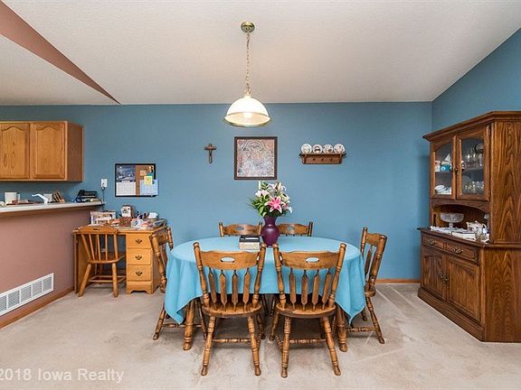 4th image of 9509 Garnet Ln