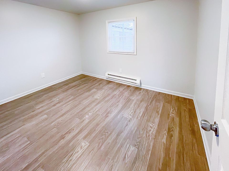 2nd image of 9520 21st Bay St APT 1B
