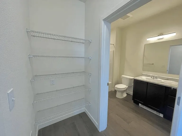 Range View Apartments — Photo 26