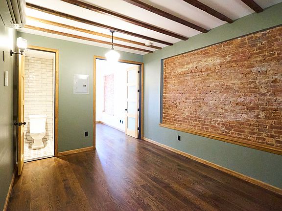 3rd image of 194 Montrose Ave #2LL