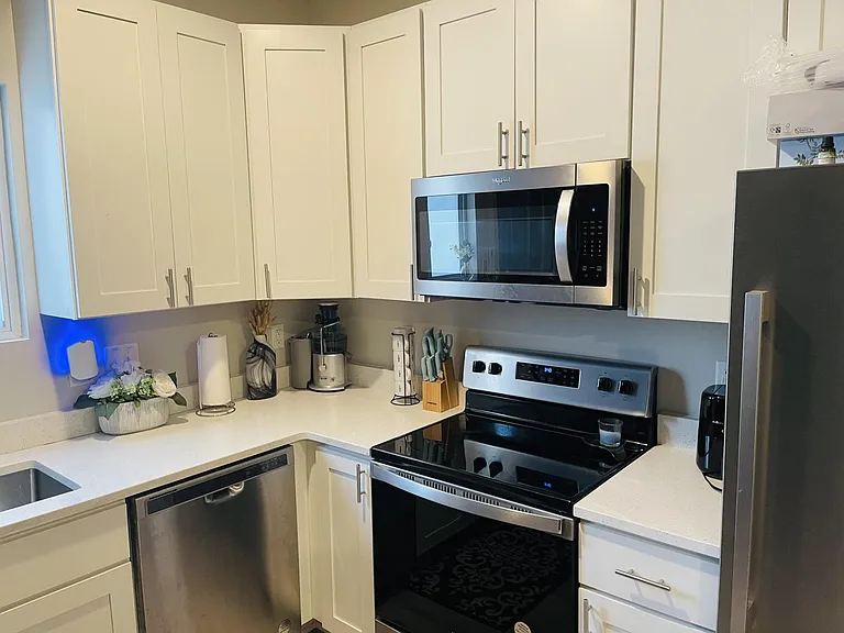 kitchen complete with everything!