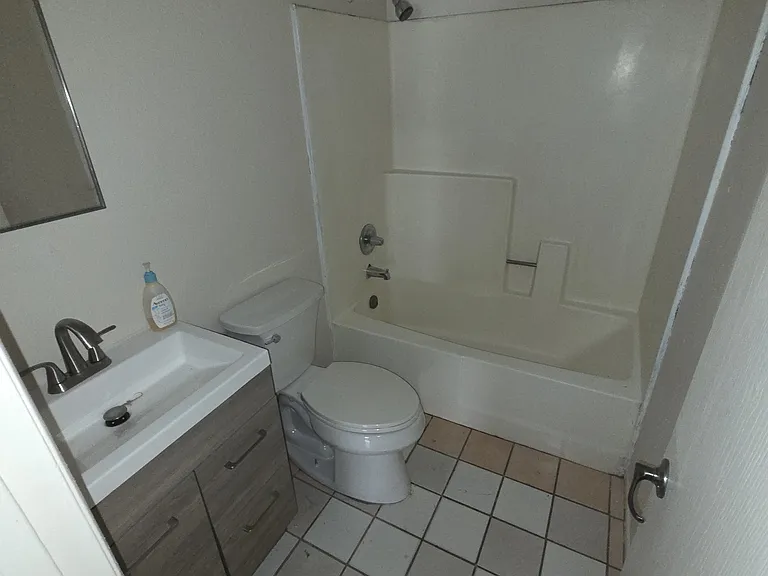 2860 E Roeser Rd #1 — Photo 6