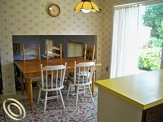 4th image of 23039 Belton St