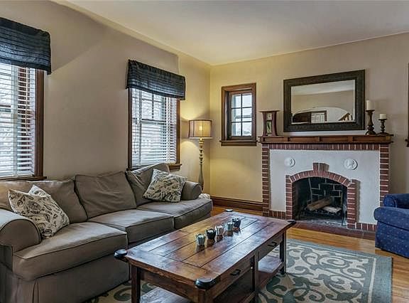 4th image of 6327 Mardel Ave