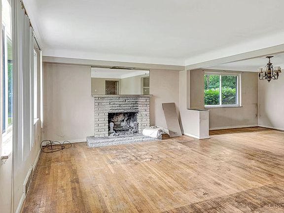 3rd image of 8548 Myrtlewood Ave