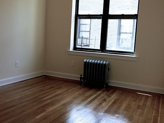 3rd image of 590 Fort Washington Ave APT 6H
