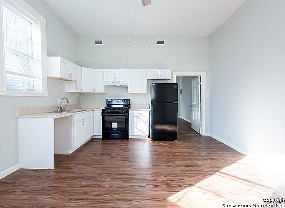 4th image of 711 E Carson St #1A-2