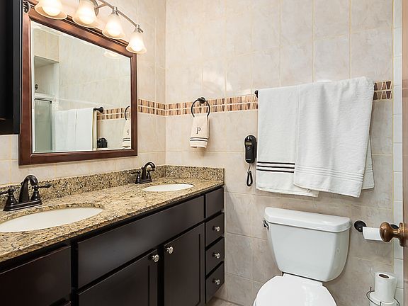 5th image of 7326 Bayberry Ln
