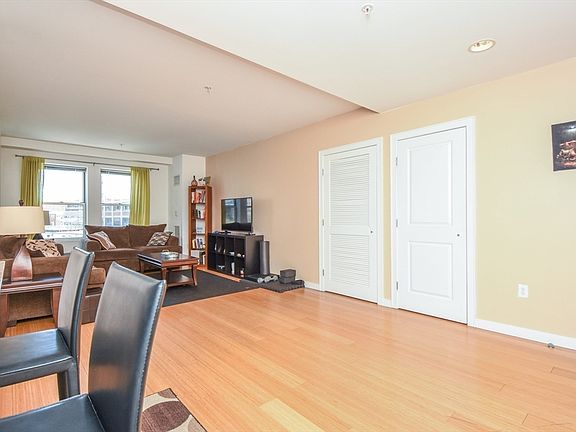 5th image of 16 Miner St #303