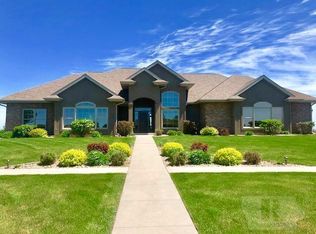 2006 Jewel Dr, Grinnell, IA 50112