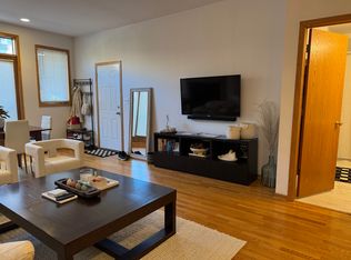 1334 W Huron St APT 2, Chicago, IL 60642