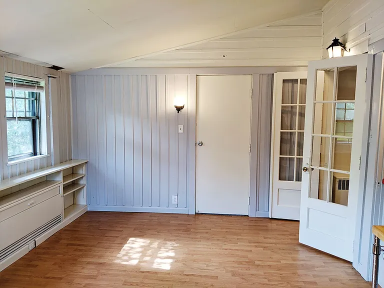 127 S Clark St — Photo 6
