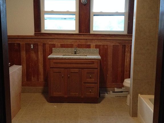 Spacious Main Bathroom