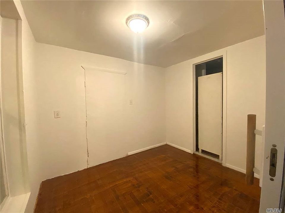 1st image of 25-30 43rd St