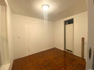 25-30 43rd St, Astoria, NY 11103