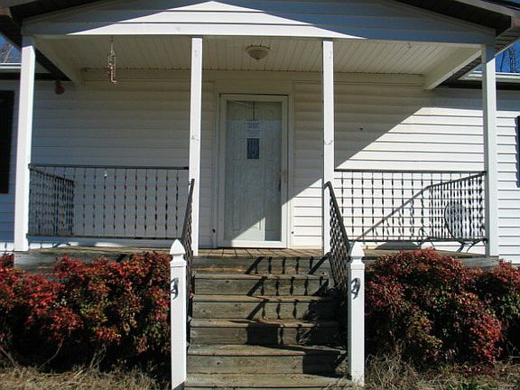 3rd image of 231 White St