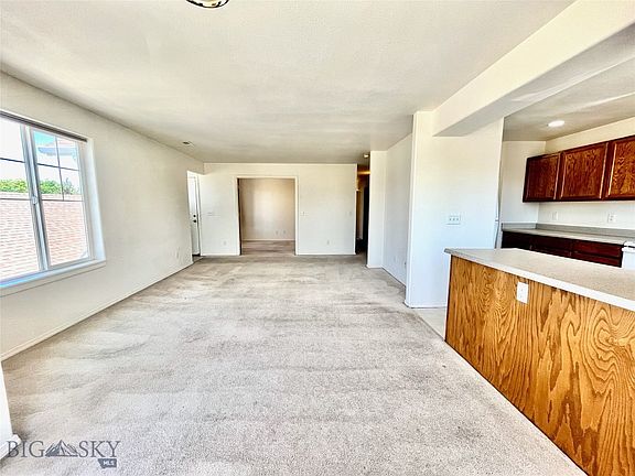 4th image of 893 Forestglen Dr #1G
