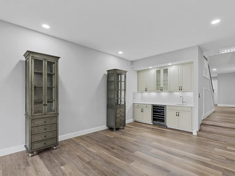 2435 Presidential Way #G — Photo 17