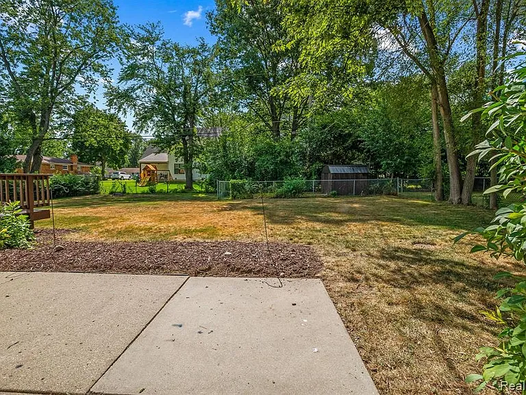 51205 Fairlane Dr — Photo 23