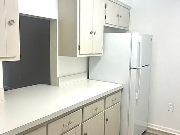 5th image of 5507 Fountain Lake Cir APT B205
