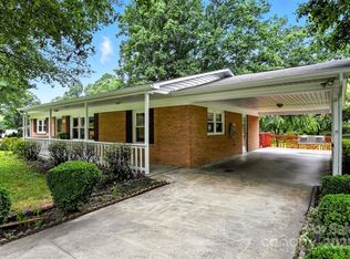 2911 Spencer St, Lenoir, NC 28645