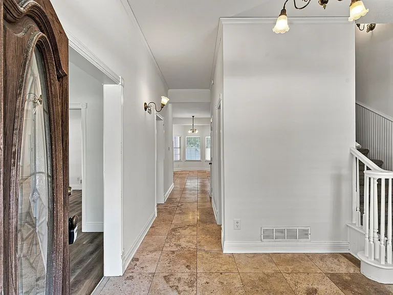 1205 Shannon Ln — Photo 10