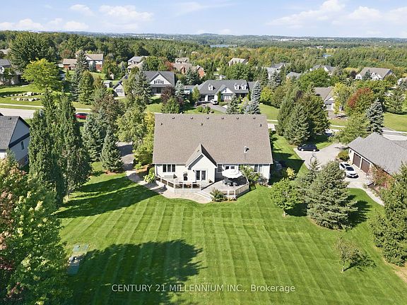 4th image of 4 Island Lake Rd