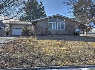 143 Columbus Dr, Decatur, IL 62526