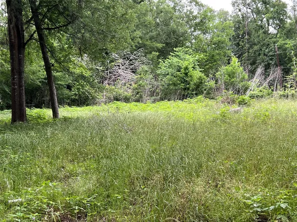 1015 Smith St, Coldspring, TX 77331